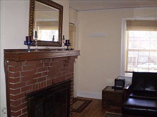 1st image of 1425 Larson St