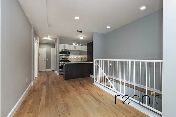 Rented by Rennit Inc. | media 21