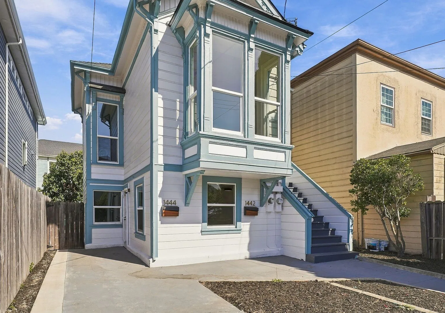 Newly Renovated 2-Bed, 1-Bath West Oakland Flat w/ In-Unit Laundry & Yard Access — Photo 1