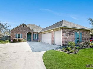 13088 Oak Knoll Dr, Geismar, LA 70734