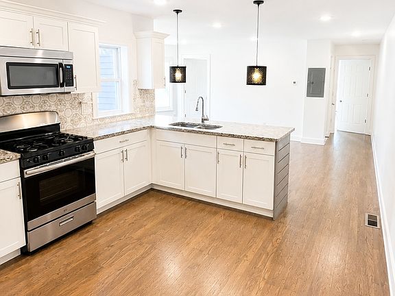 2nd image of 182 Uhland St #2