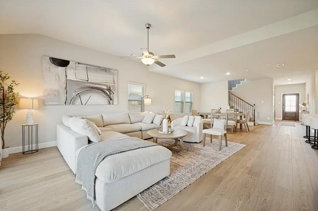 4 bed, 3102 sqft, $3,100 — Photo 3