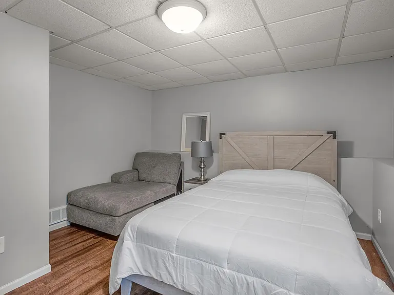 9043 Waconia St NE — Photo 15