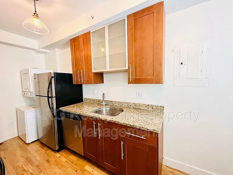 373 Moreland Ave NE #307 — Photo 9