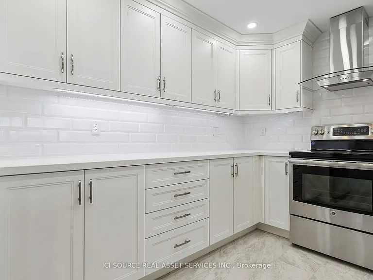 7601 Bathurst St #1003 — Photo 15