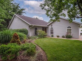 3718 S Grasstree Ct, Bloomington, IN 47401