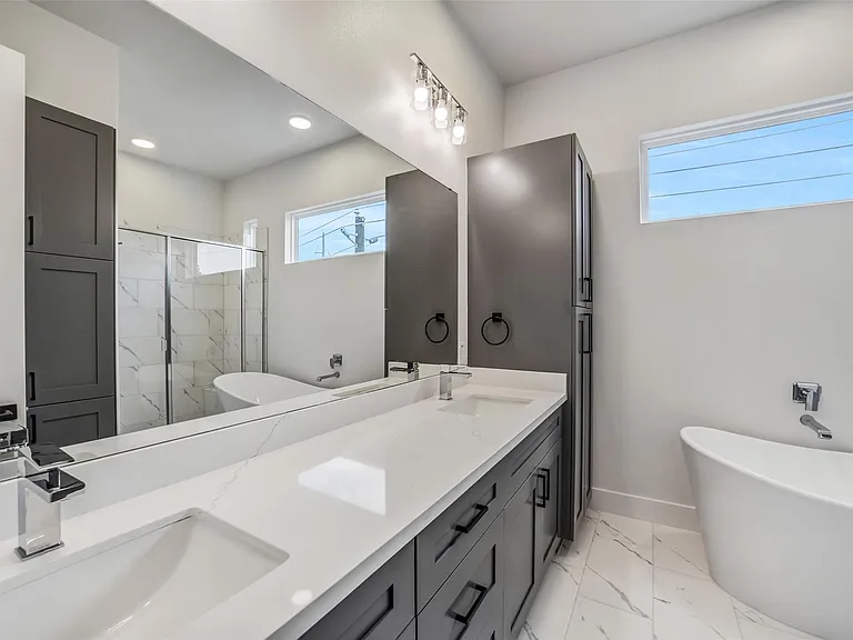 225 Willard St — Photo 24