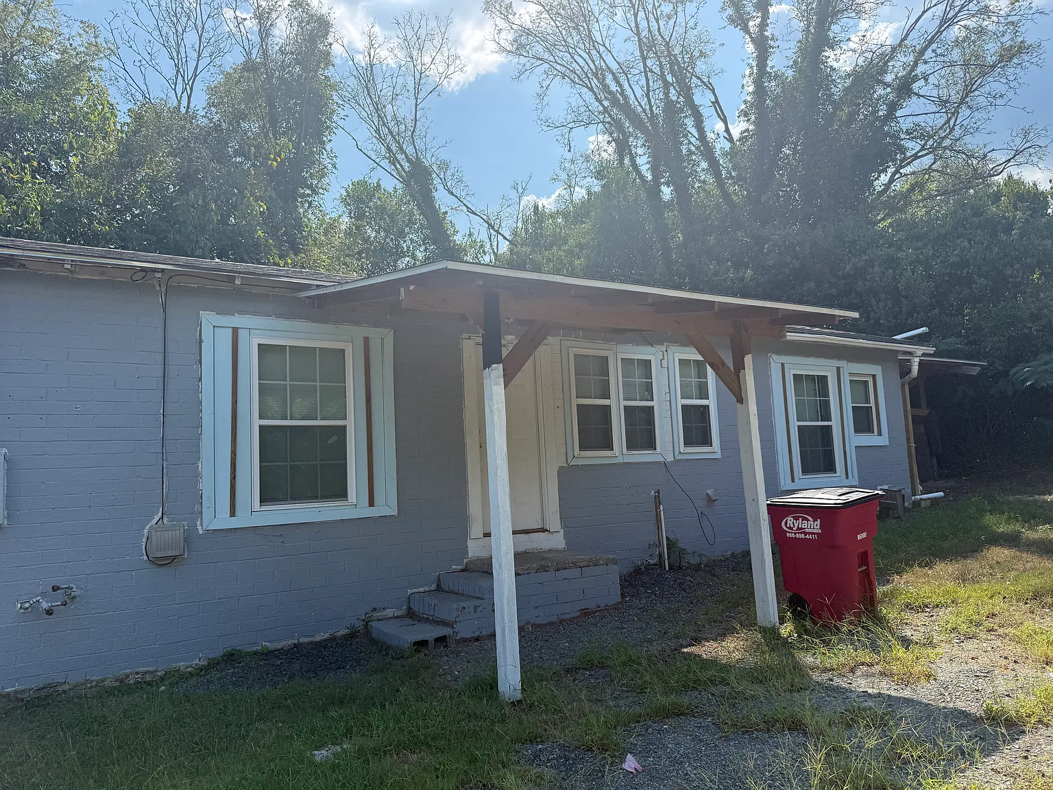 3 bed, 1025 sqft, $950 — Photo 1