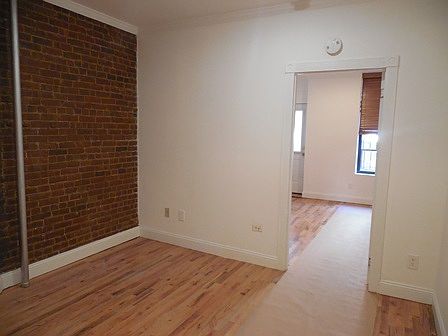 4th image of 347 E 65th St APT 1RW