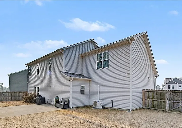 143 Ledgebrook Ln — Photo 5