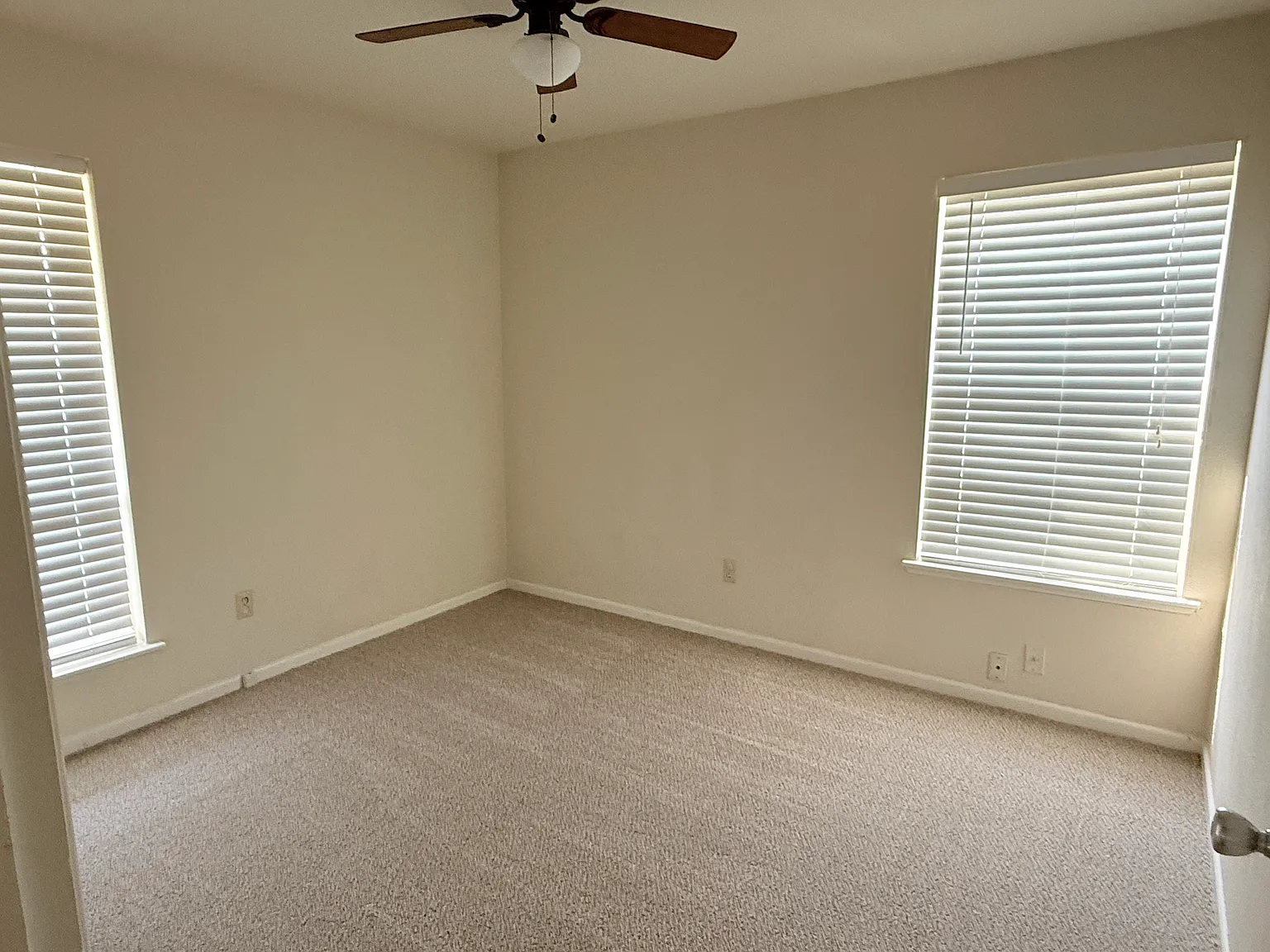 3 bed, 1488 sqft, $2,400 — Photo 4