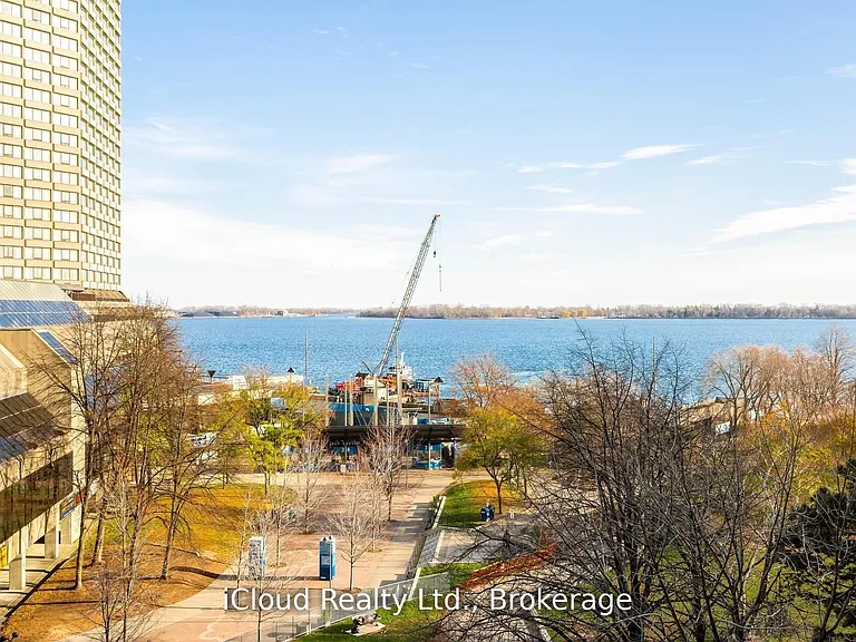33 Harbour Sq #837 — Photo 33
