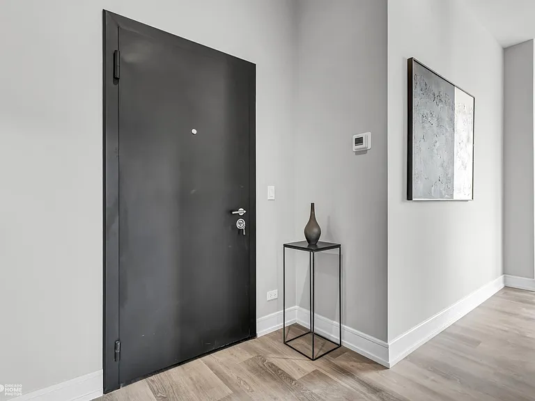 2406 W Armitage Ave #302 — Photo 17
