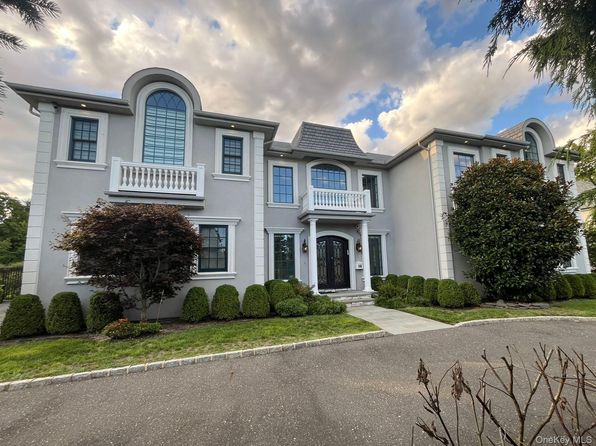 302 Hewlett Neck Rd