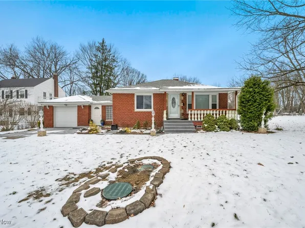 12976 W Pleasant Valley Rd, Parma, OH 44130