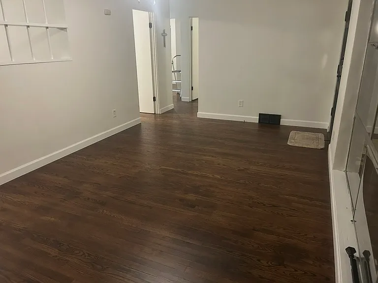 1515 Pin Oak Ln — Photo 2