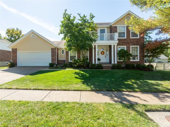 2576 Cripple Creek Dr, Saint Louis, MO 63129