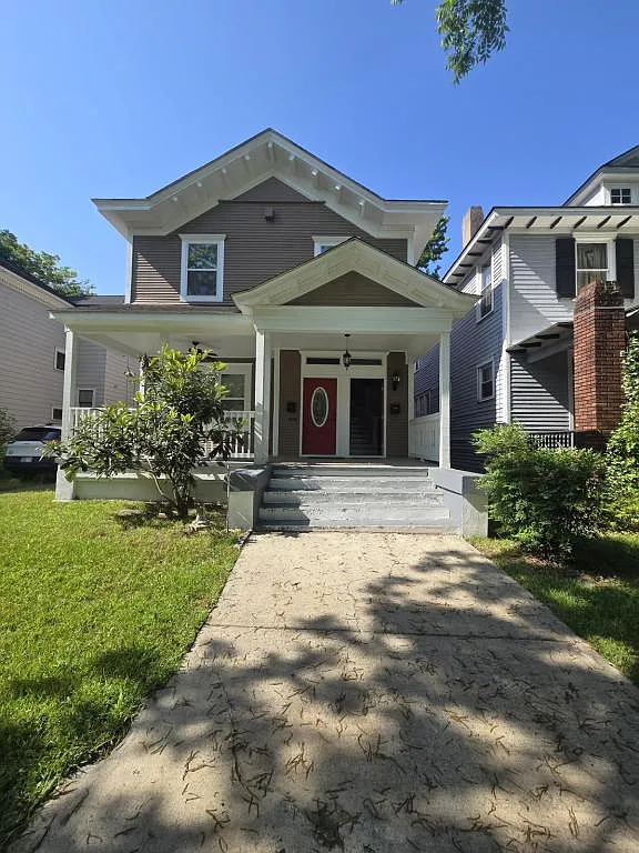 655 E Henry St — Photo 1