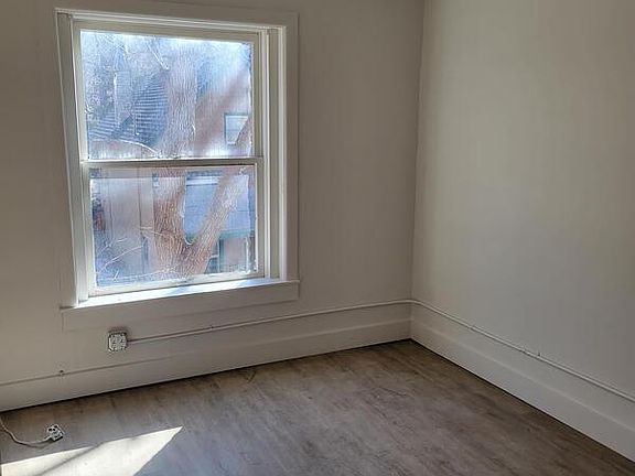 2nd image of 1550 N Lafayette St #9