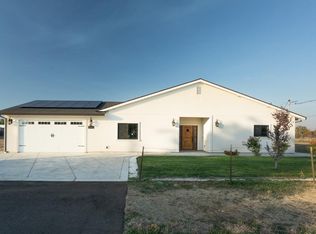 1911 Harvey Rd, Olivehurst, CA 95961