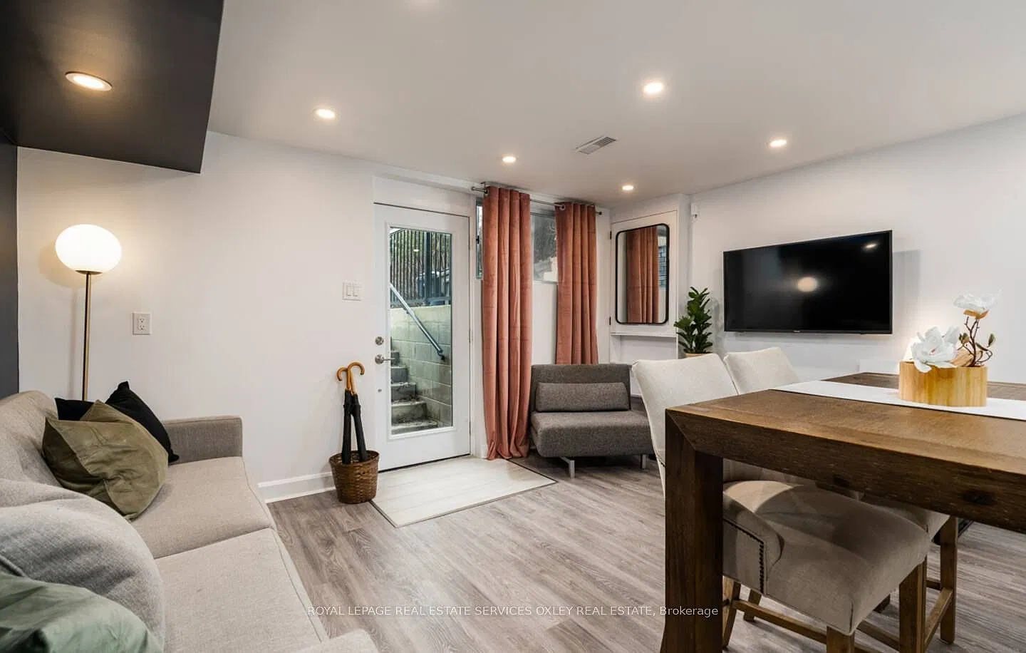 20 Alcina Ave Apt lower, Toronto, ON M6G2E8 | HotPads
