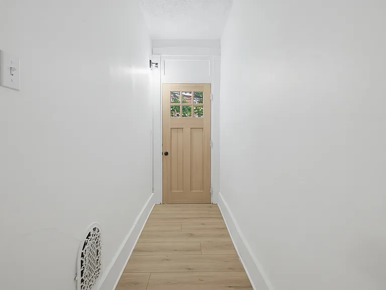 340 E Frederick St — Photo 11