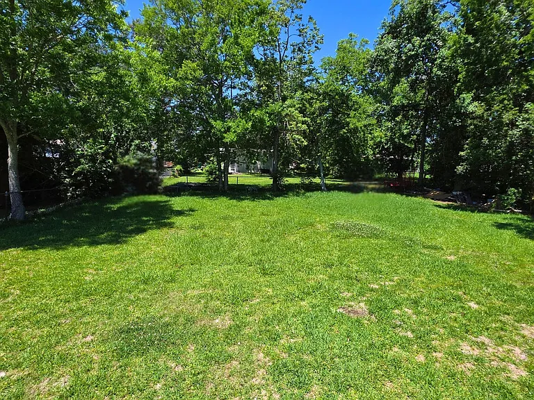 502 Azalea Dr — Photo 22