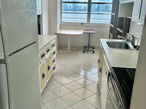 5th image of 251 174th St APT 520