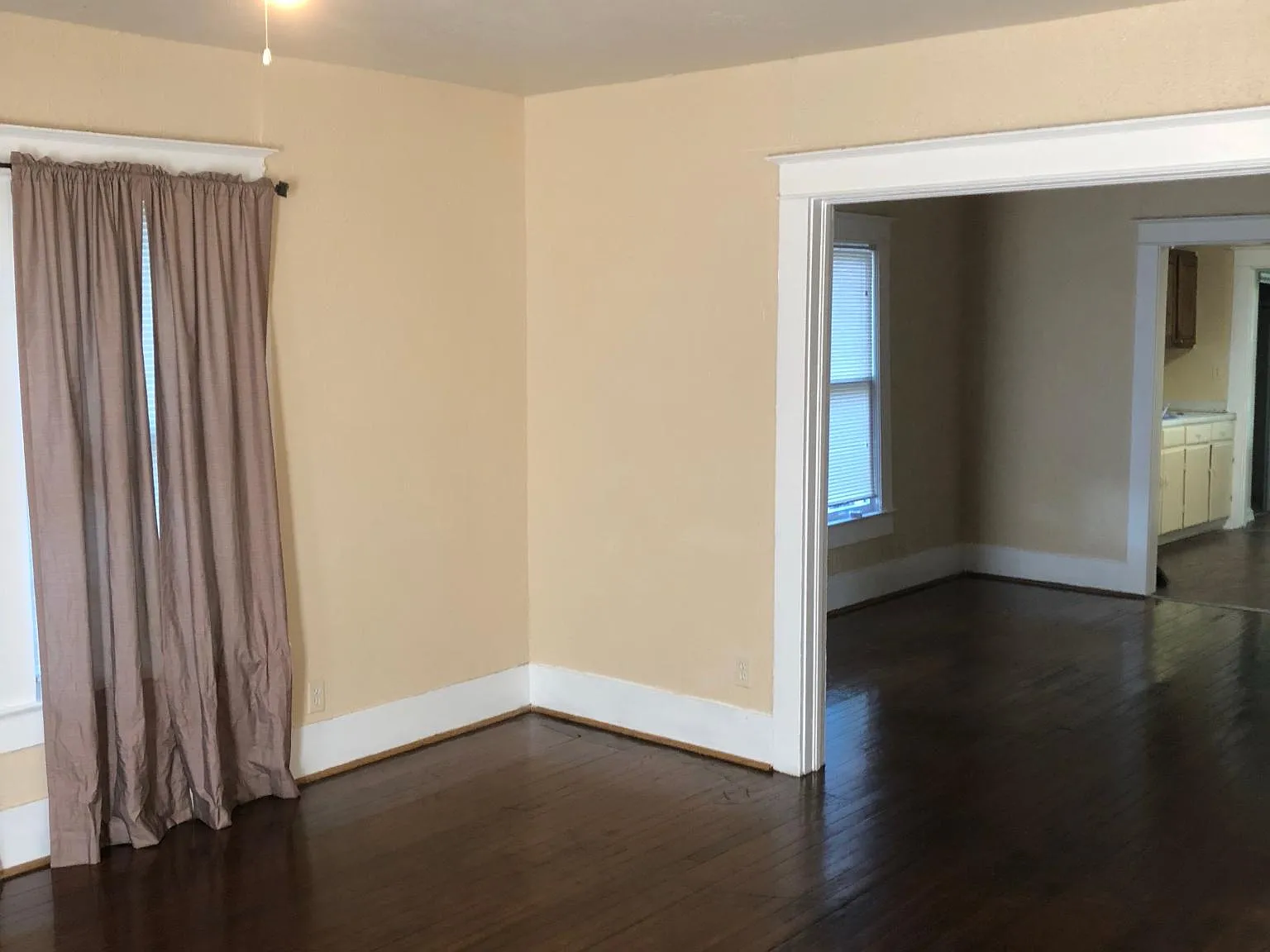 3 bed, 1251 sqft, $2,000 — Photo 2