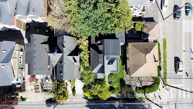 5th image of 206 12th Avenue E