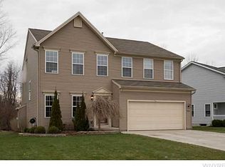 3306 Queens Ln, Hamburg, NY 14075