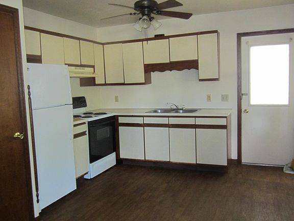 2nd image of 637 McKinley St