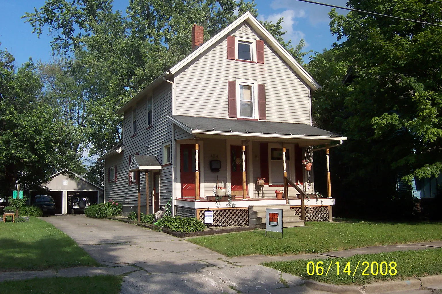 454 York Ave NW photo 1