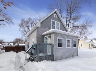 1136 8th St NW, Cedar Rapids, IA 52405