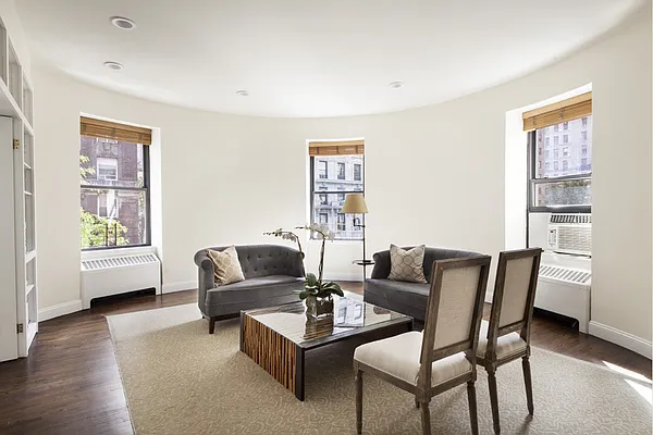 Sold by Stribling | media 2