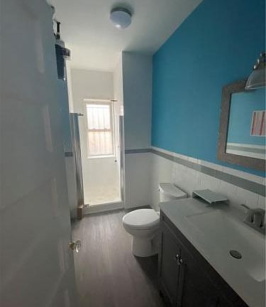 4th image of 2744 Fairfield Ave APT 2