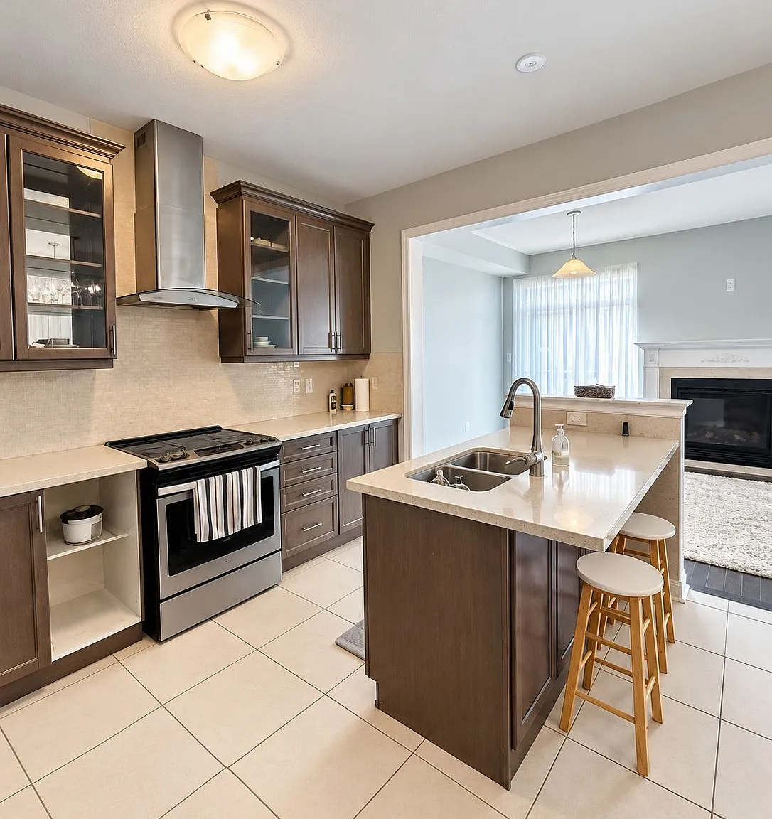 4 bed, $3,600 — Photo 2