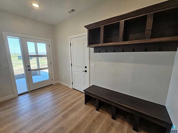 3rd image of 909 Tortuga Ave