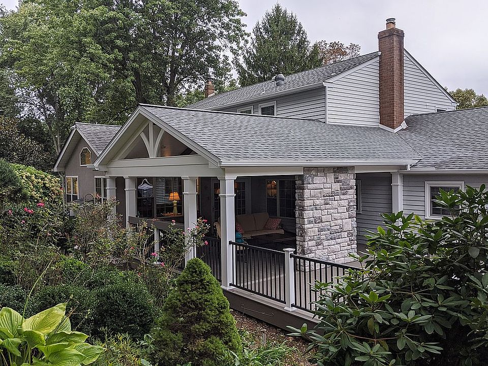 2nd image of 1526 High Meadow Ln