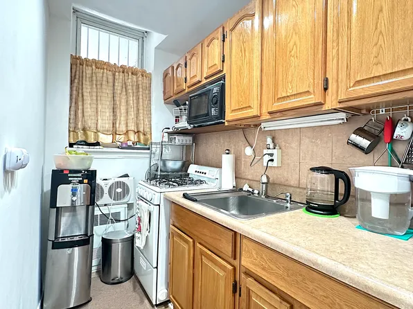 2626 Homecrest Avenue image 8 of 17