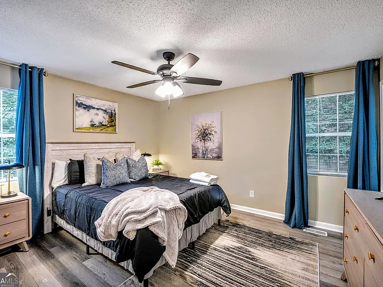 221 Remington Ln — Photo 7