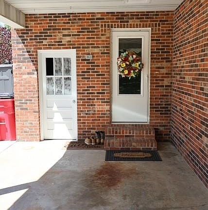 3rd image of 120 Terrace Dr