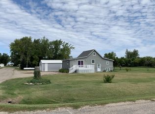 302 6th Ave E, Edgeley, ND 58433