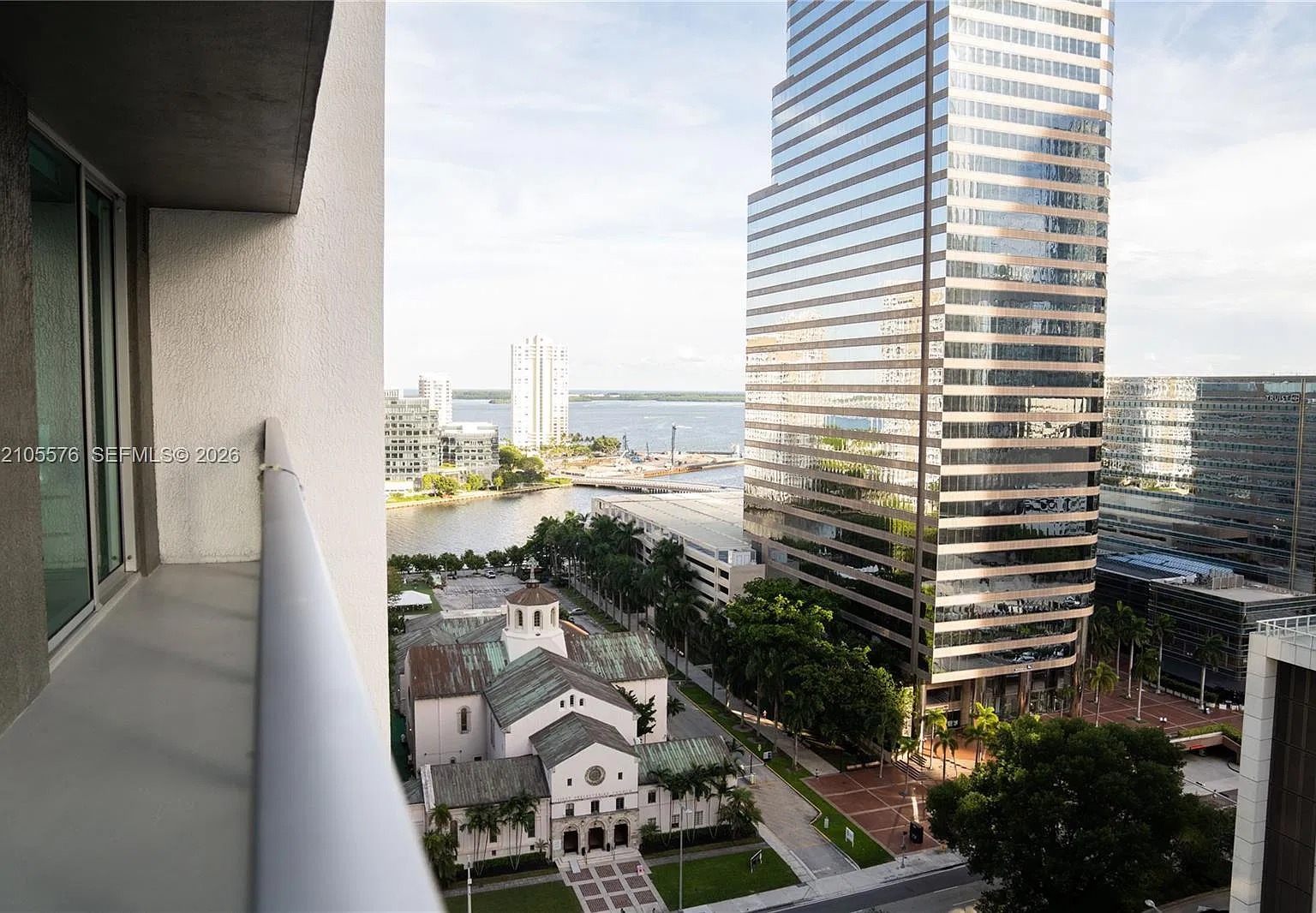 500 Brickell East Condo — Photo 2