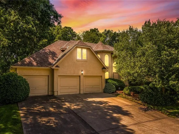 220 W Shawna Dr, Kearney, MO 64060