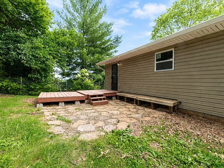 307 McMaster Pl — Photo 34