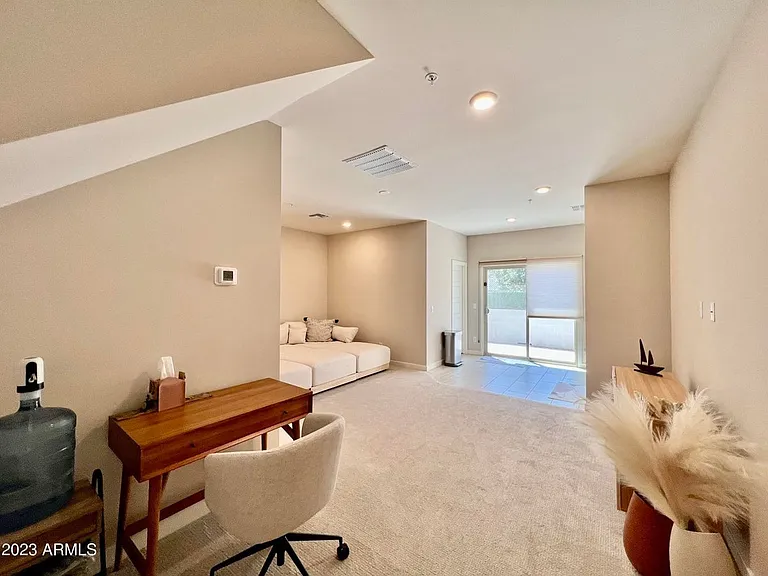 2145 W Harmont Dr — Photo 19