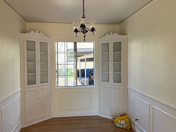 3rd image of 2343 Ridgeview Ave #2