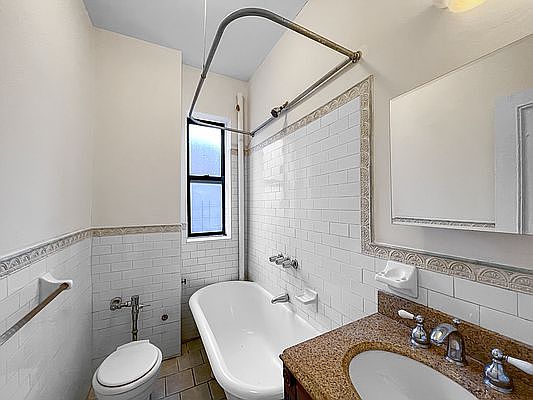 4th image of 609 W 186th St #51