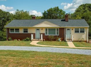 304 School Rd, Hurt, VA 24563